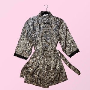 Leopard Printed Satin Short Kimono Robe